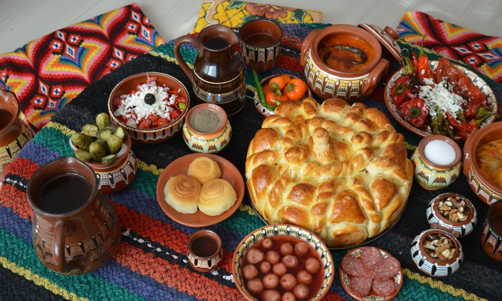 /api/cms/uploads/bulgaria_cuisine_food_meal_b5d661a5e2.jpg
